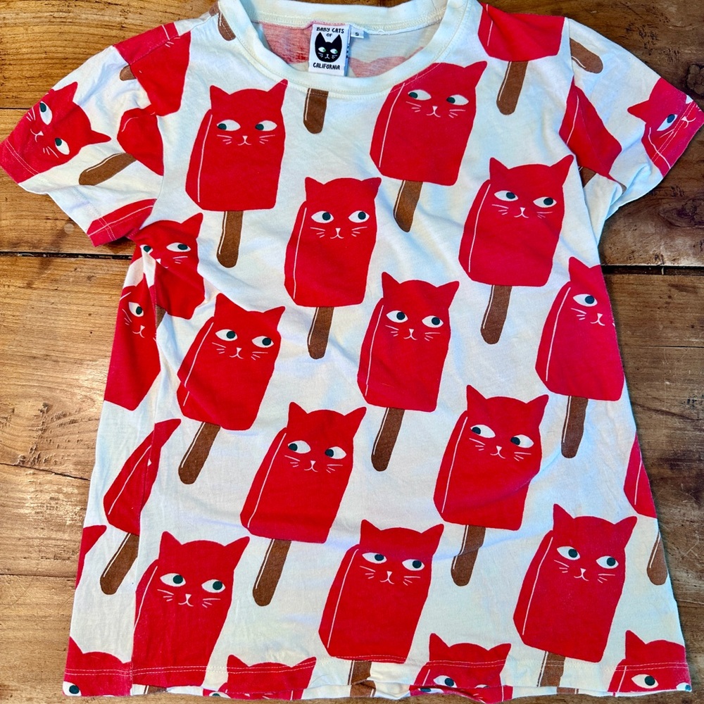 Red Cat Popsicle Graphic Tee - Picture 2 of 3